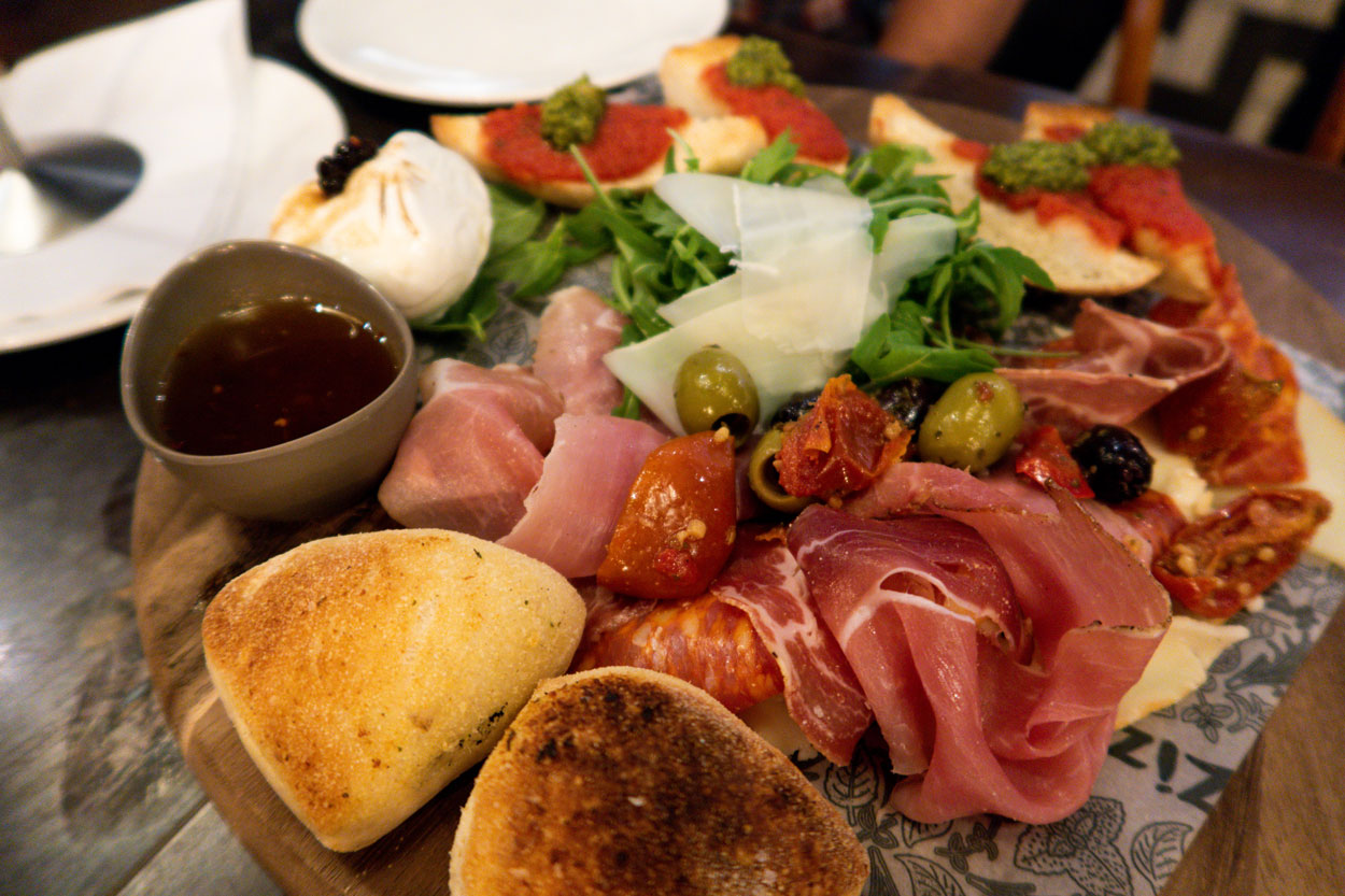 Rushden Lakes zizzis restaurant review lifestyle blog thebeautytype.com