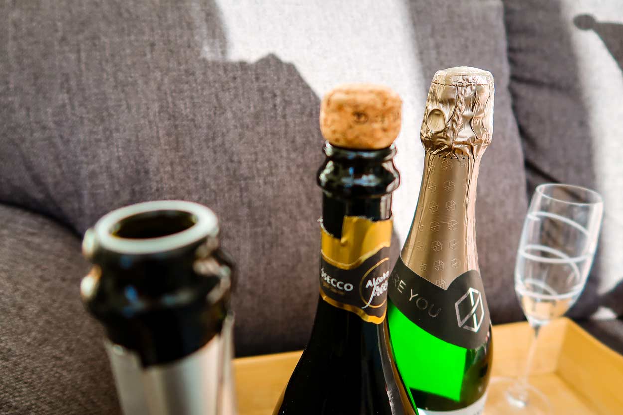no alcohol prosecco guide for pregnant women - pregnancy no alcholic drinks the beauty type Lisa Scott.
