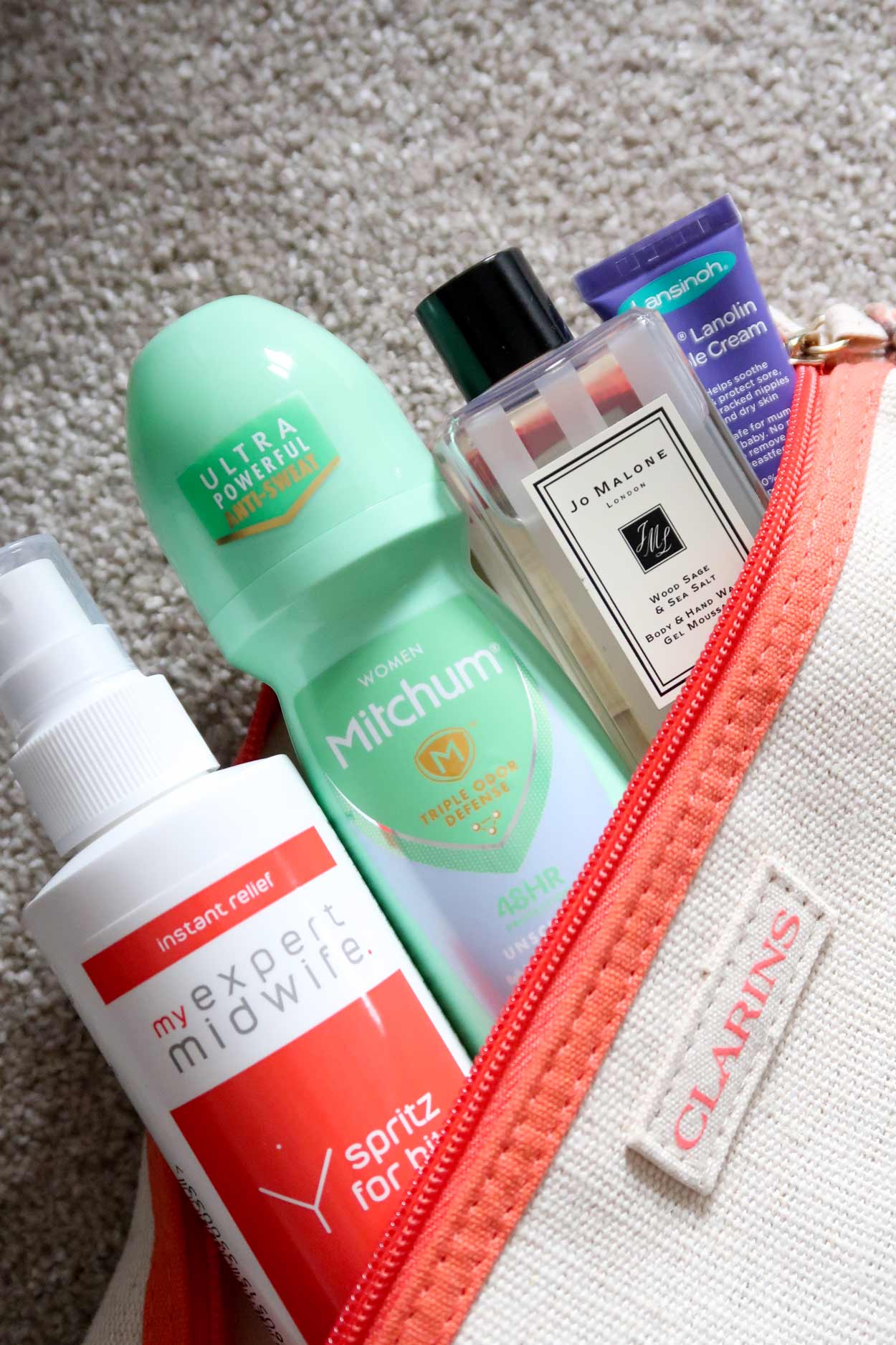 Hospital bag and home birth packing list for bags new mum parenting blogger thebeautytype.com