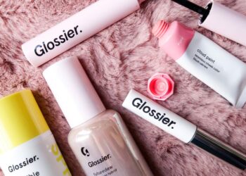 Glossier makeup review thebeautytype.com Beauty Blogger