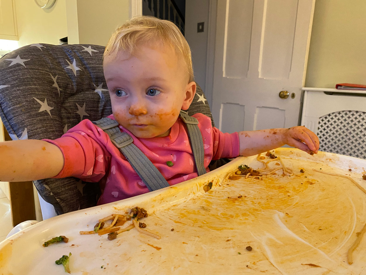 Weaning a baby at 6 months old how to wean moving onto food baby toddler thebeautytype.com blog baby