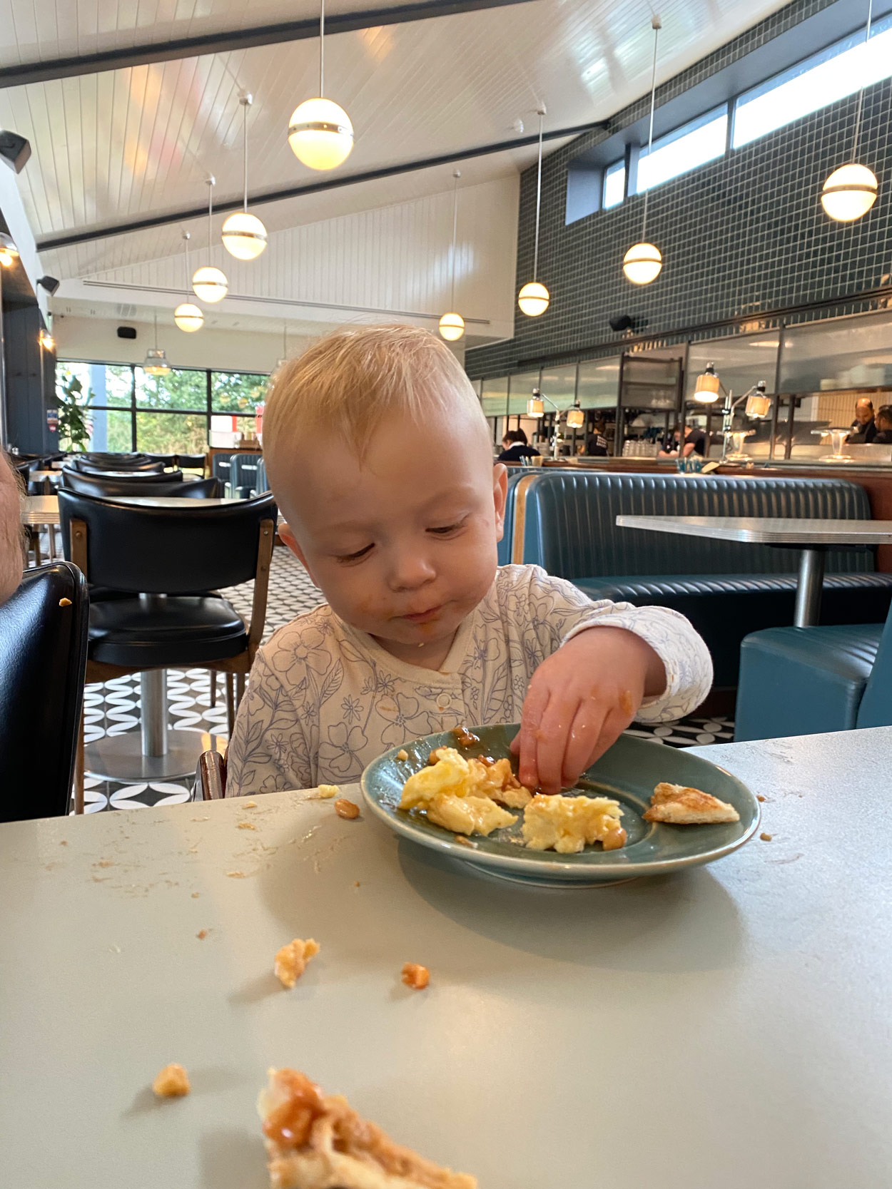 Weaning a baby at 6 months old how to wean moving onto food baby toddler thebeautytype.com blog baby