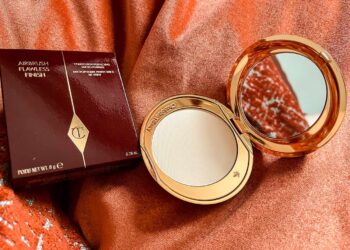 Charlotte-Tilbury-Flawless-Filter-Powder-review-beauty-blog---the-beauty-type